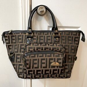 AMERICAN FLYER women’s large travel carry on bags, In excellent condition